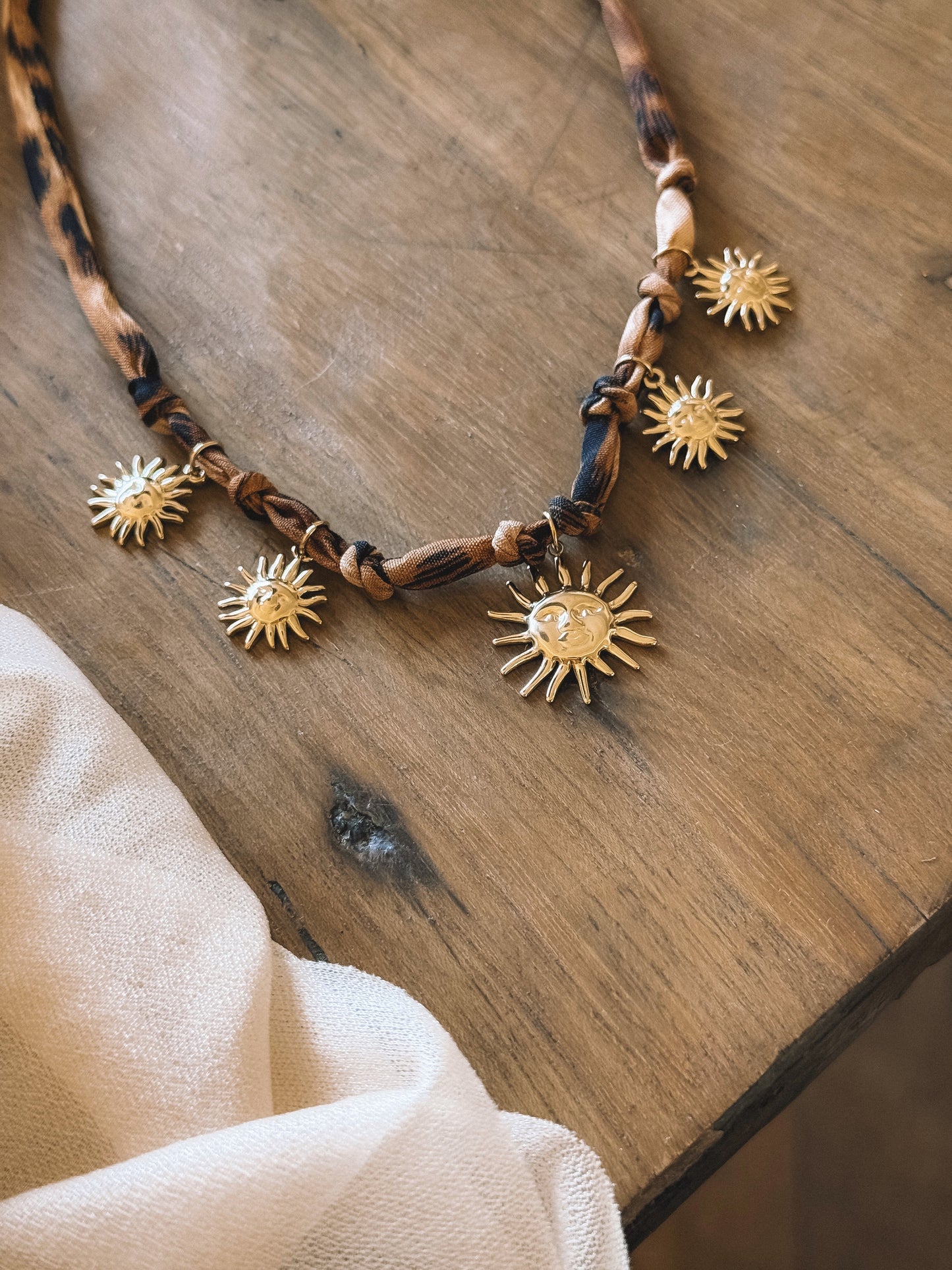 Collier Luz léopard