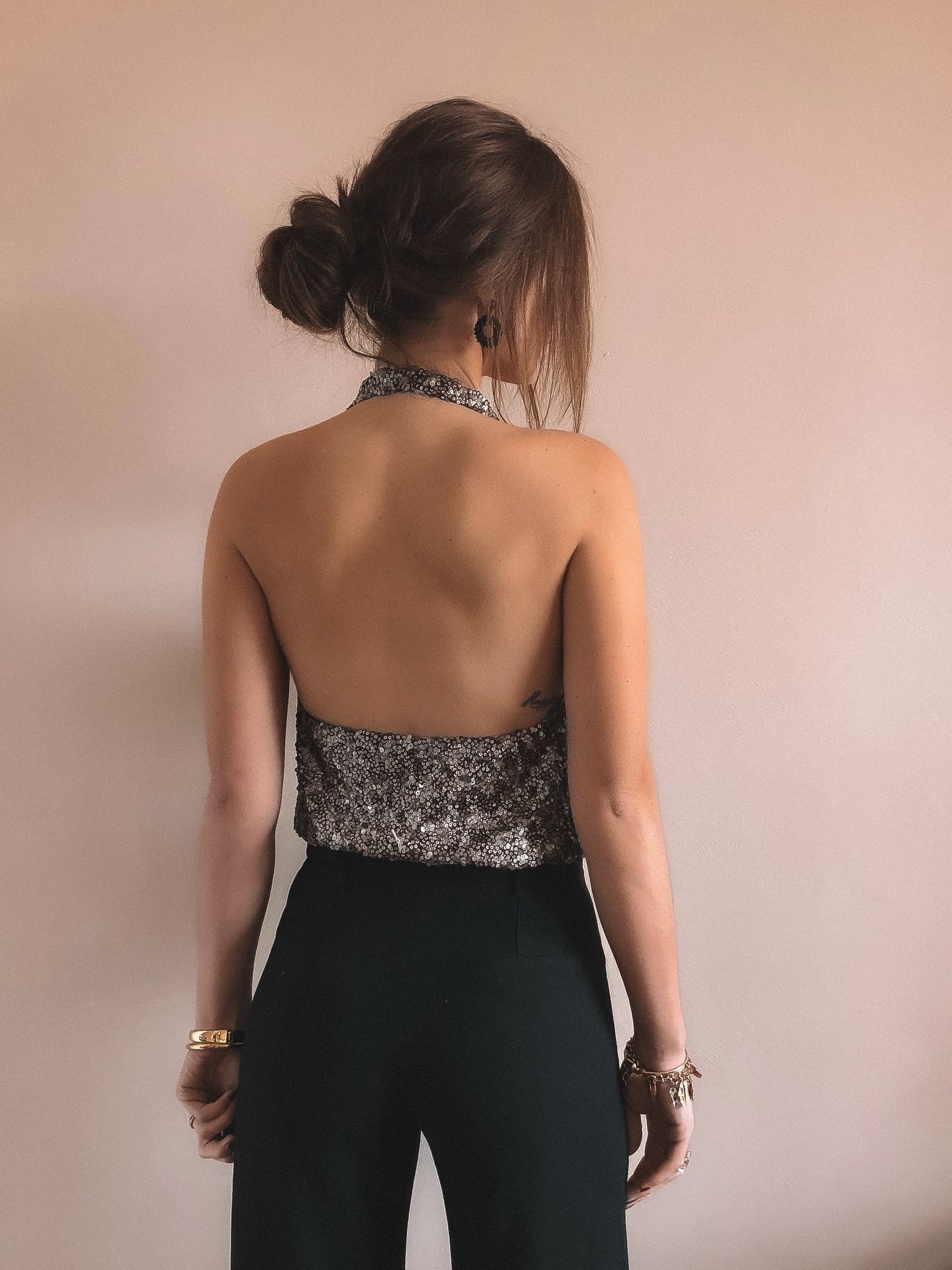 Dos nu Léna Argenté